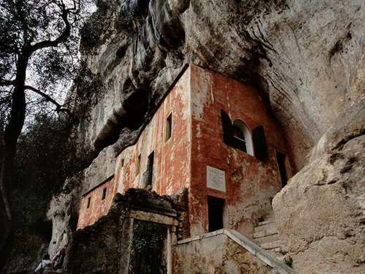 LongareBrojo Hill住宿加早餐旅馆 外观 照片